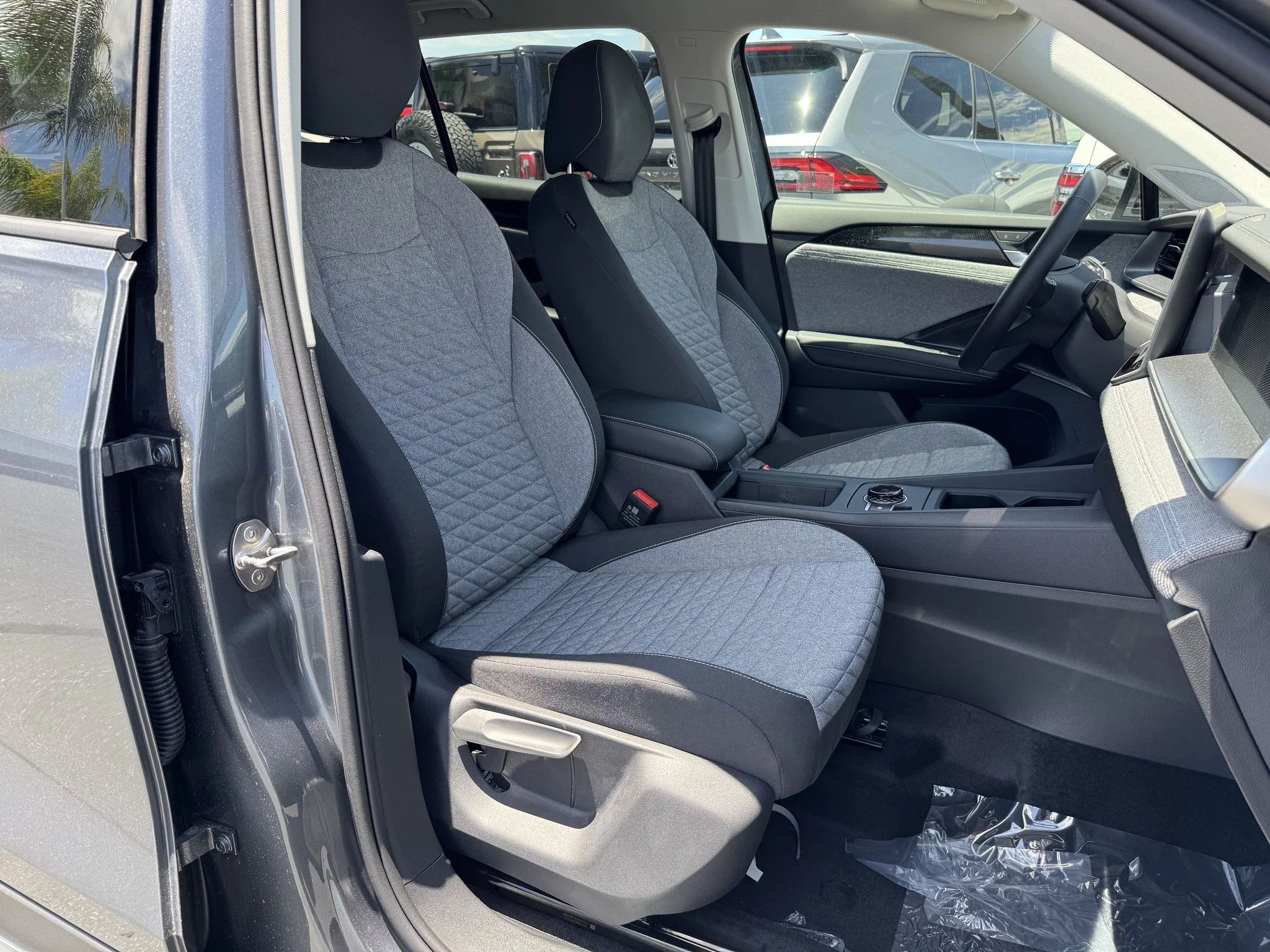 New 2026 Platinum Gray Metallic Volkswagen S image 32