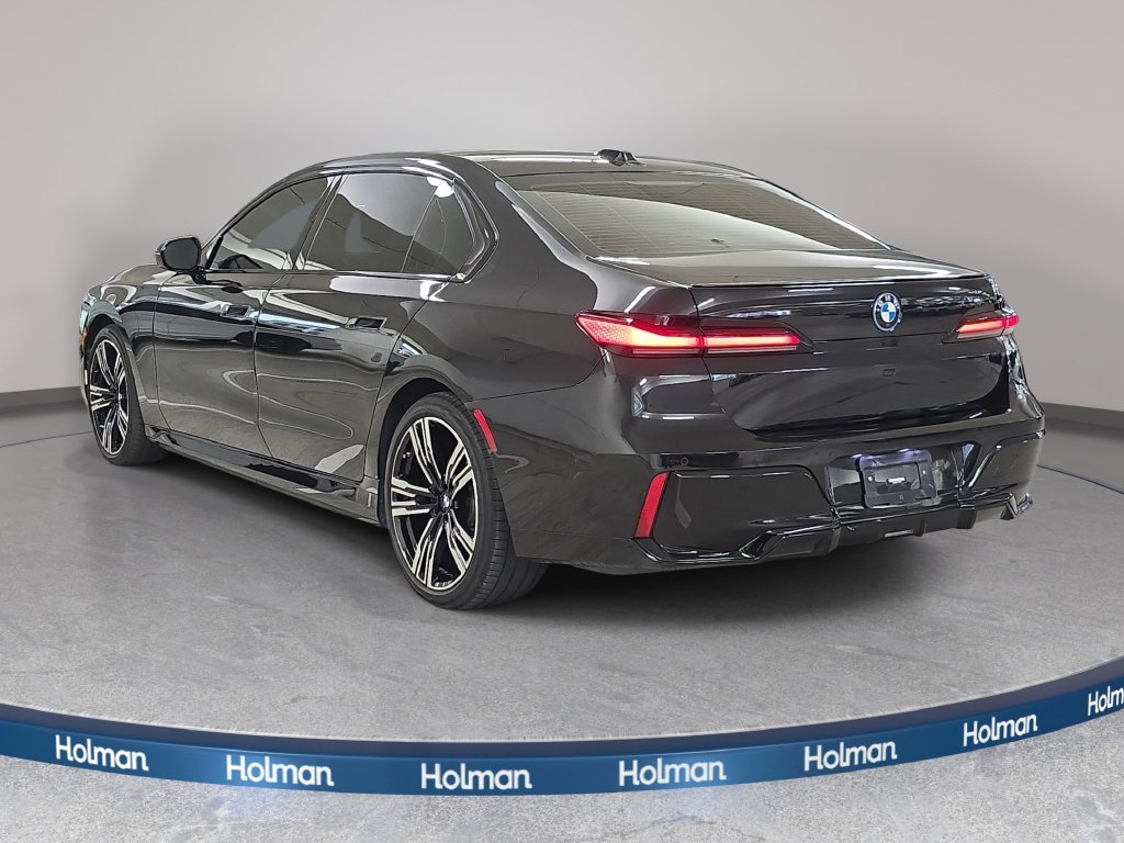 Certified Used 2023 Black Sapphire Metallic BMW xDrive60 image 9
