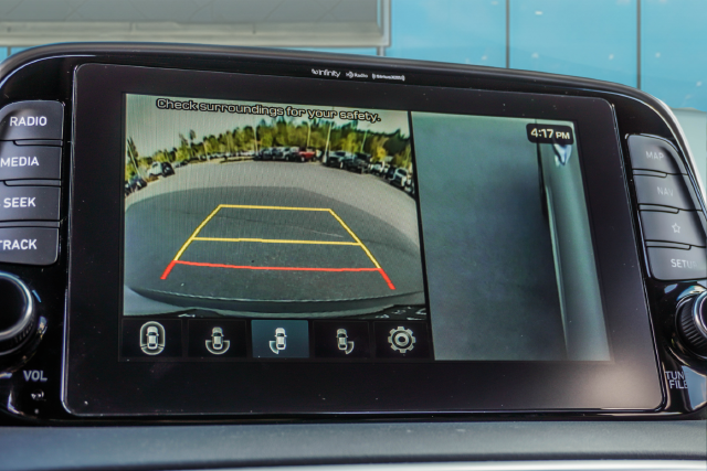 Used 2020 Silver Hyundai Ultimate image 12
