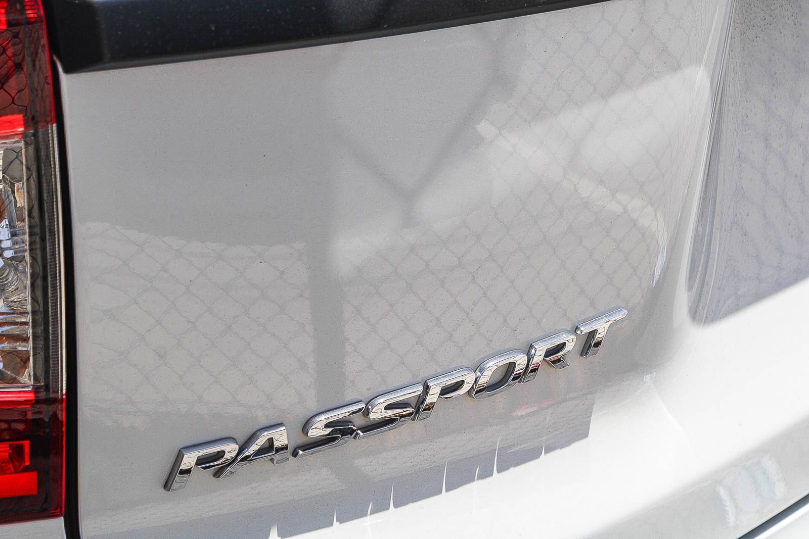 Used 2019 White Diamond Pearl Honda Touring image 13