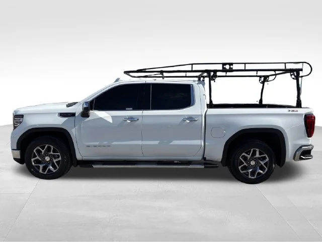 Used 2023 White GMC SLT image 4