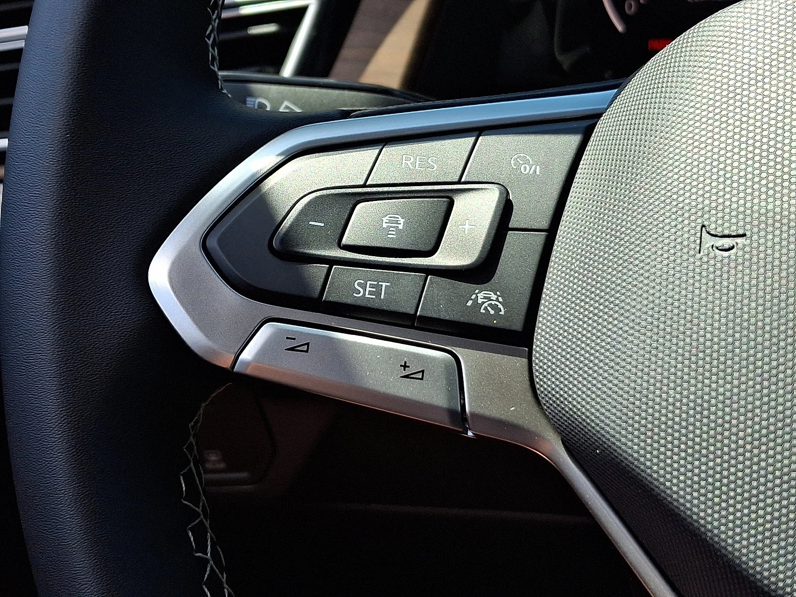 2026 Volkswagen Atlas SE w/Tech - Photo 16