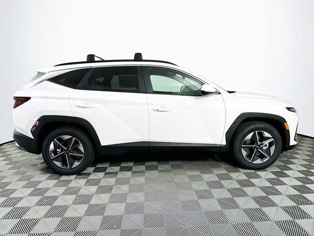 New 2026 White Hyundai SEL FWD image 7