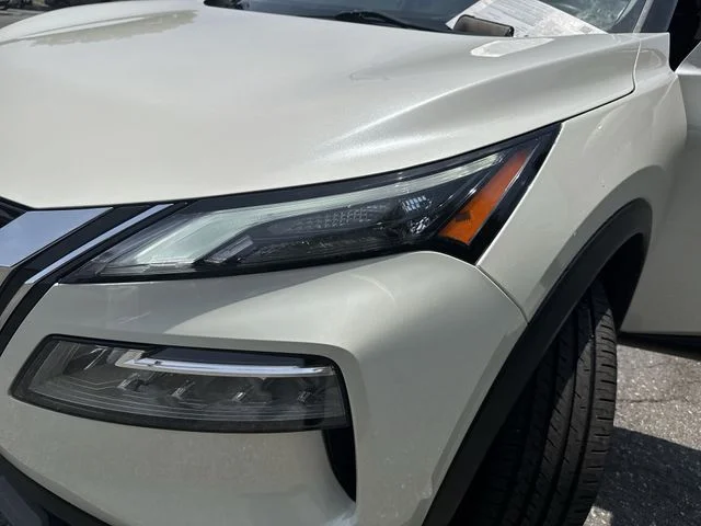 Used 2023 White Nissan SV image 29