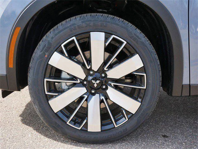 New 2026 Moonstone Gray Metallic Mitsubishi SE 1.5T S-AWC image 3