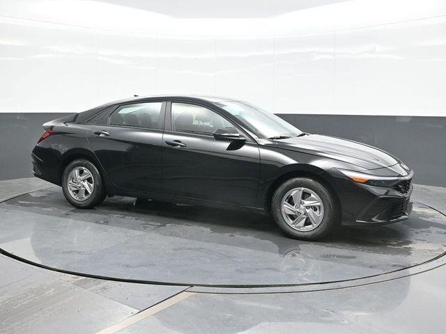 New 2026 Black Hyundai SE image 7