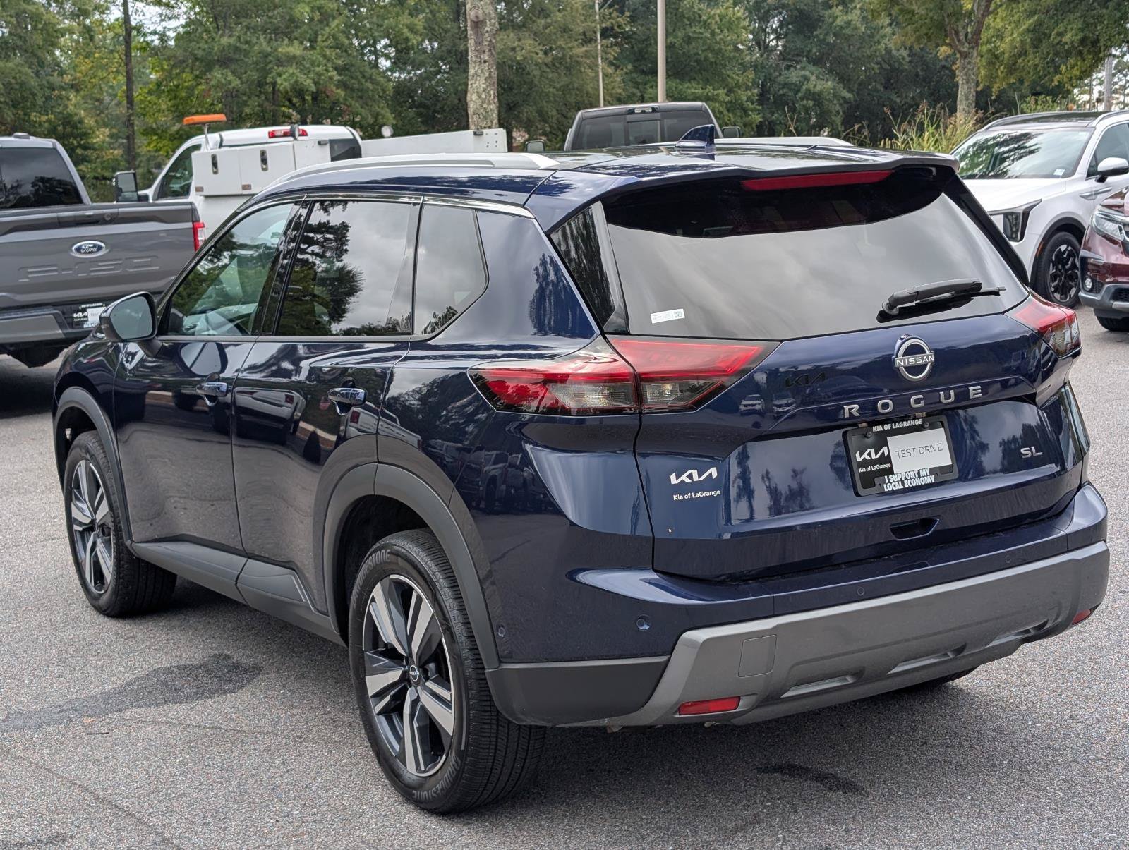 2026 Nissan Rogue SL - Photo 9