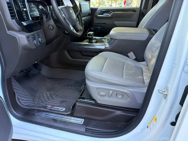 Used 2024 Summit White Chevrolet LTZ image 9