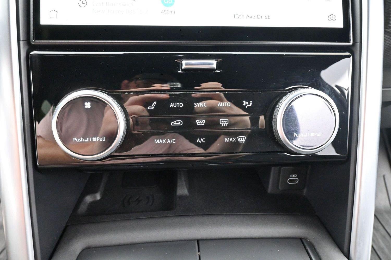 Used 2023 Black Land Rover S R-Dynamic image 28