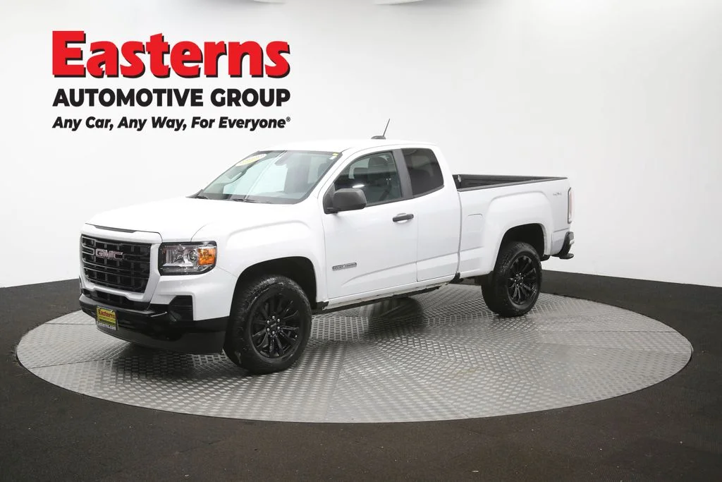 Used 2022 White GMC Elevation Standard image 55