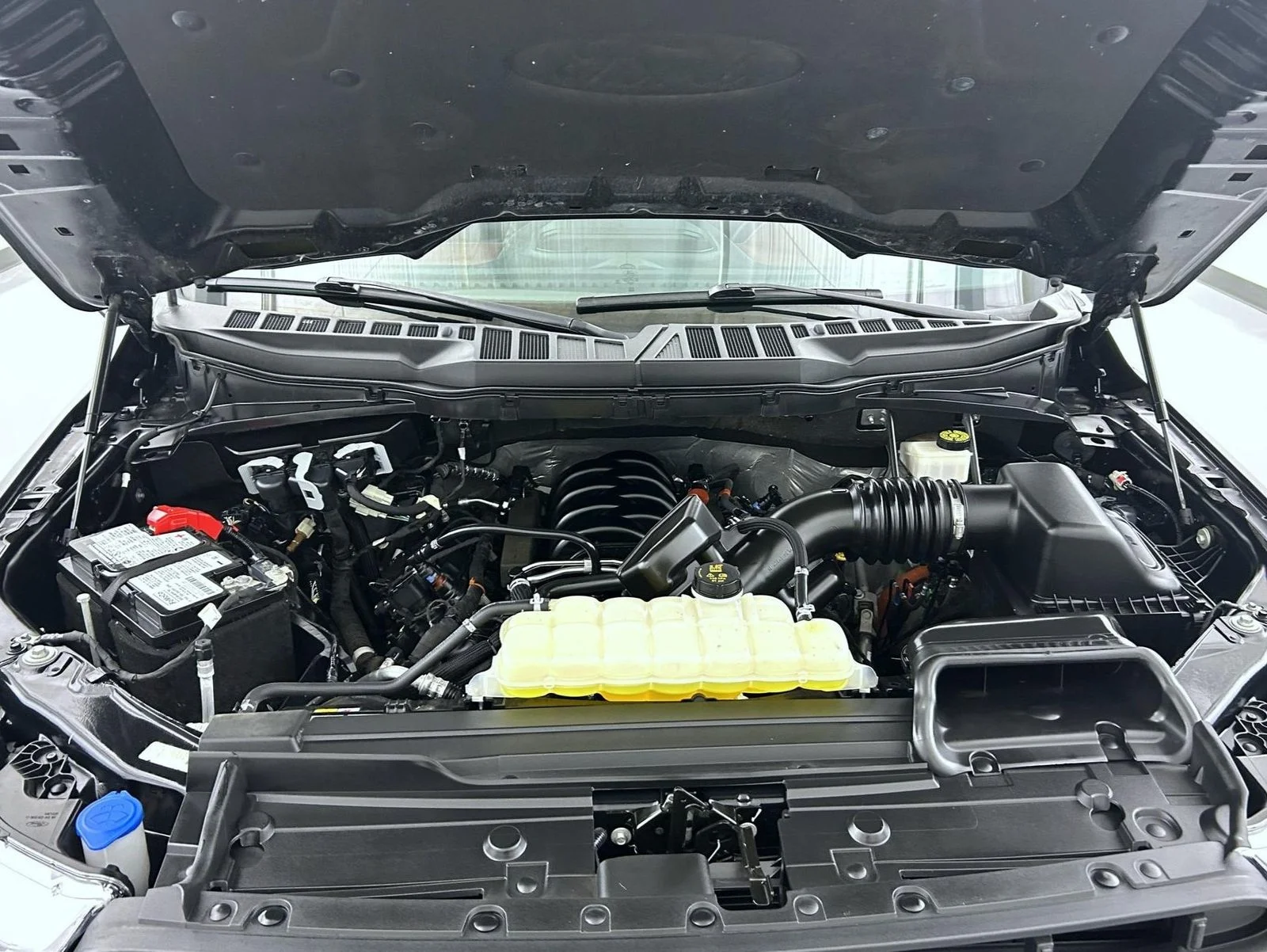 Used 2023 Black Ford Lariat image 25