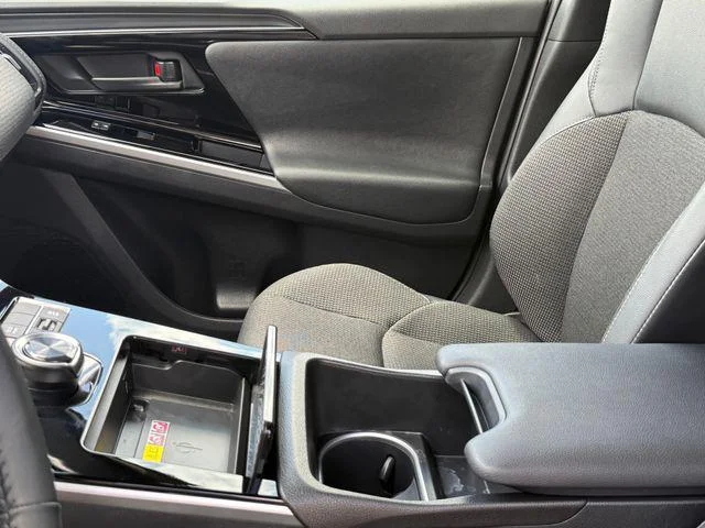 Certified Used 2024 ELEMENTAL SILVER Toyota XLE image 11