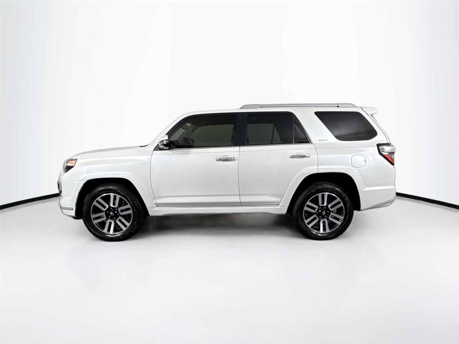 Certified Used 2024 Wind Chill Pearl Toyota Limited image 14