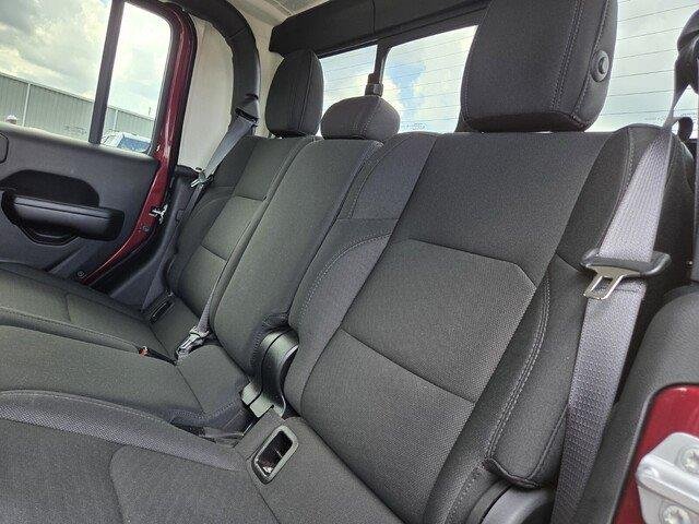 Used 2021 Snazzberry Pearlcoat Jeep Sport S image 24