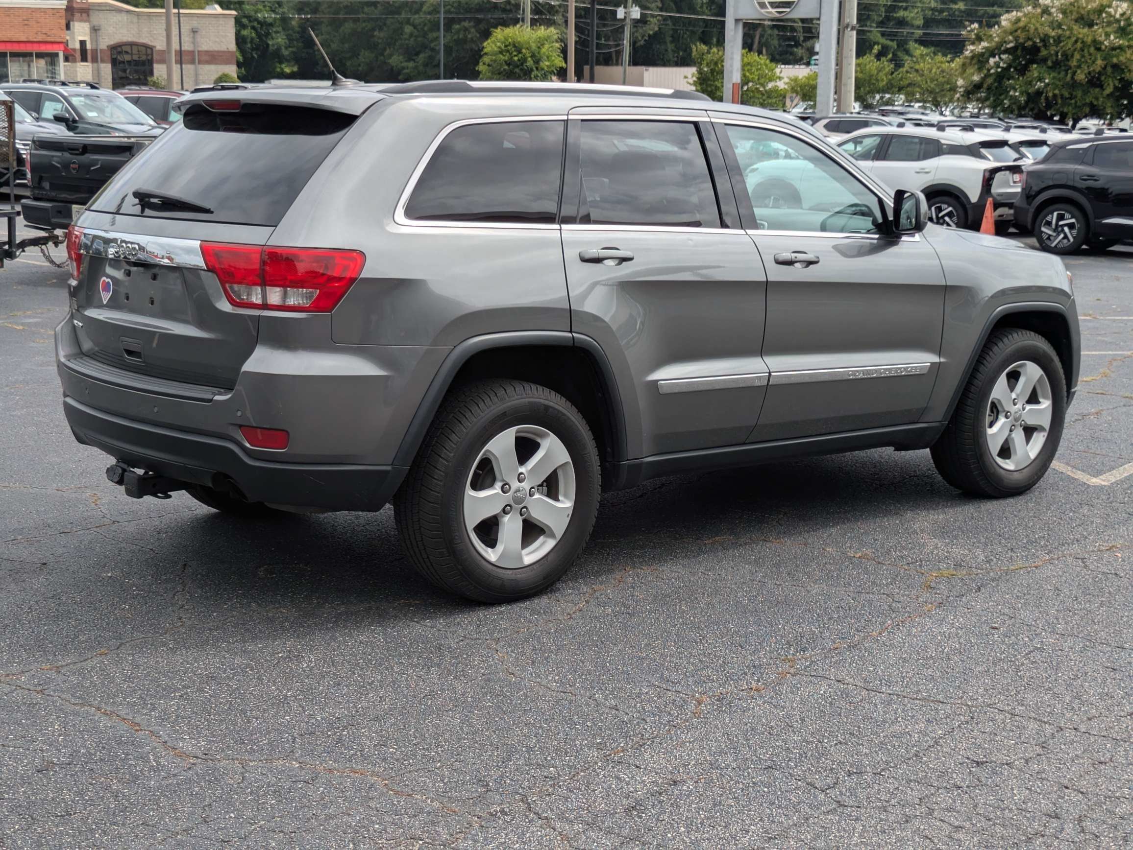 Used 2013 Gray Jeep Laredo image 3