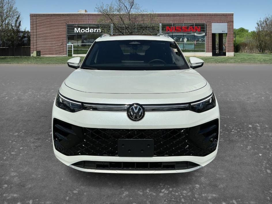 Used 2026 Opal White Volkswagen SEL R-Line Turbo image 6