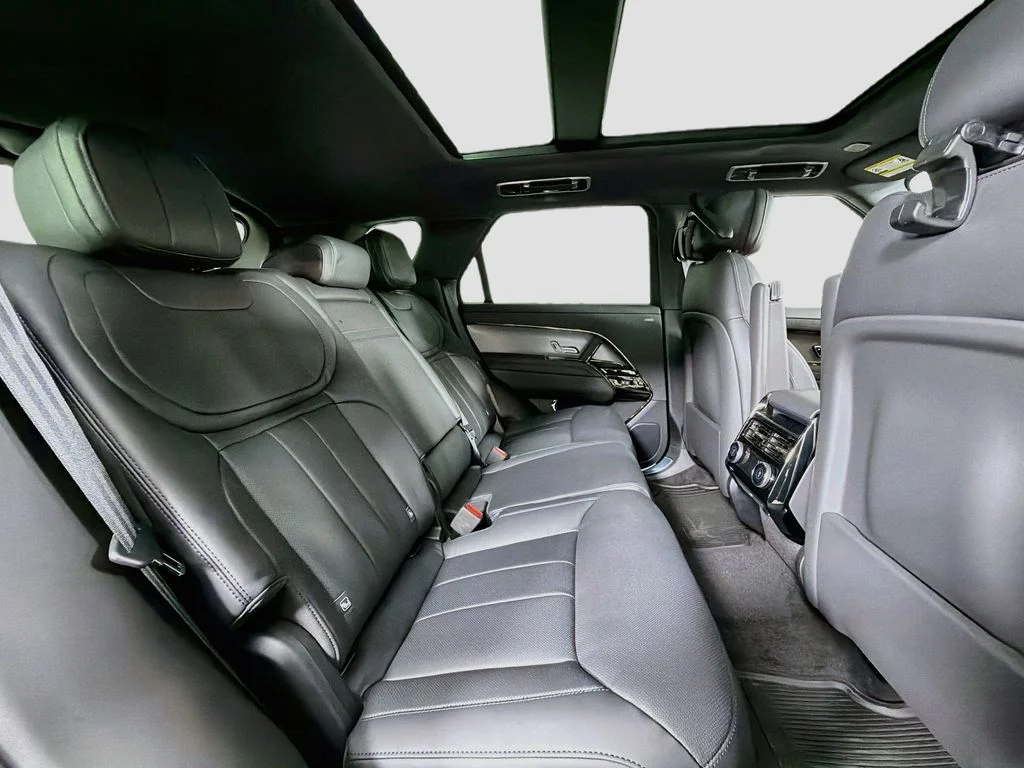 New 2027 Carpathian Grey Land Rover SE image 29