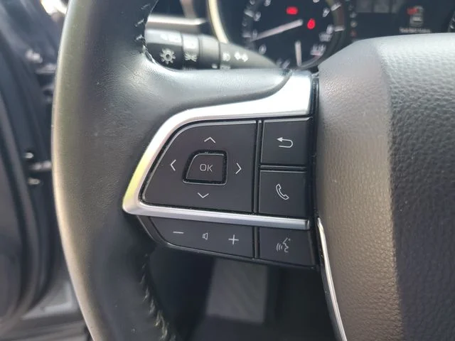 Used 2020  Toyota XLE image 20