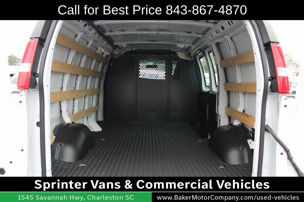 2023 GMC Savana Cargo Work Van - Photo 31