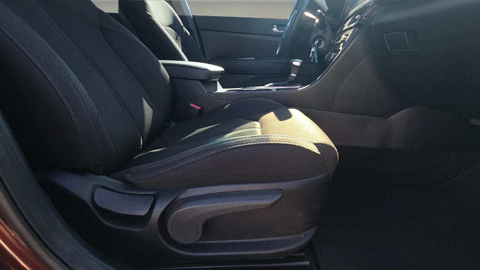 Used 2018 Purple Kia LX image 14