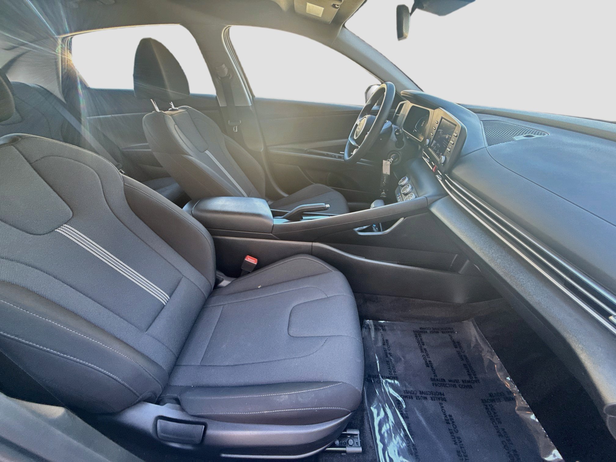 2025 Hyundai Elantra SE - Photo 28