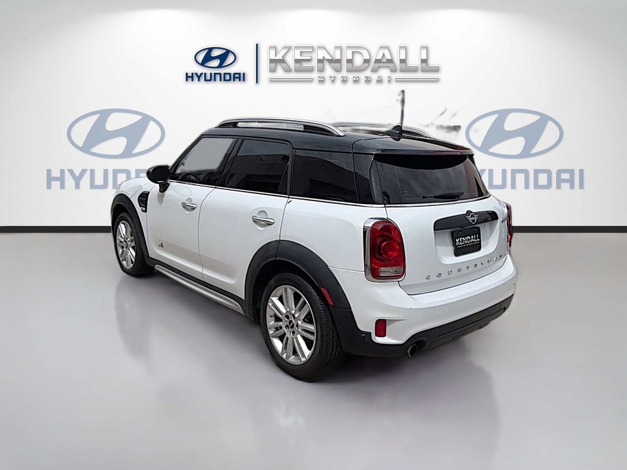 Used 2019 Light White MINI Cooper image 4