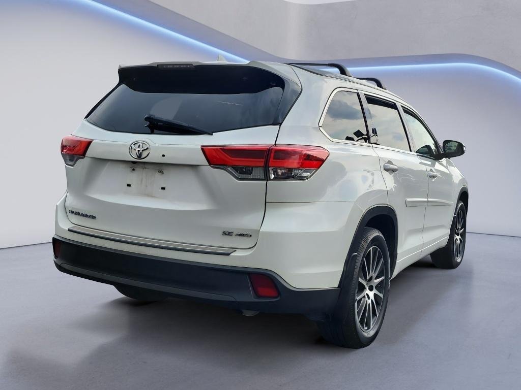 Used 2018 Blizzard Pearl Toyota SE image 6