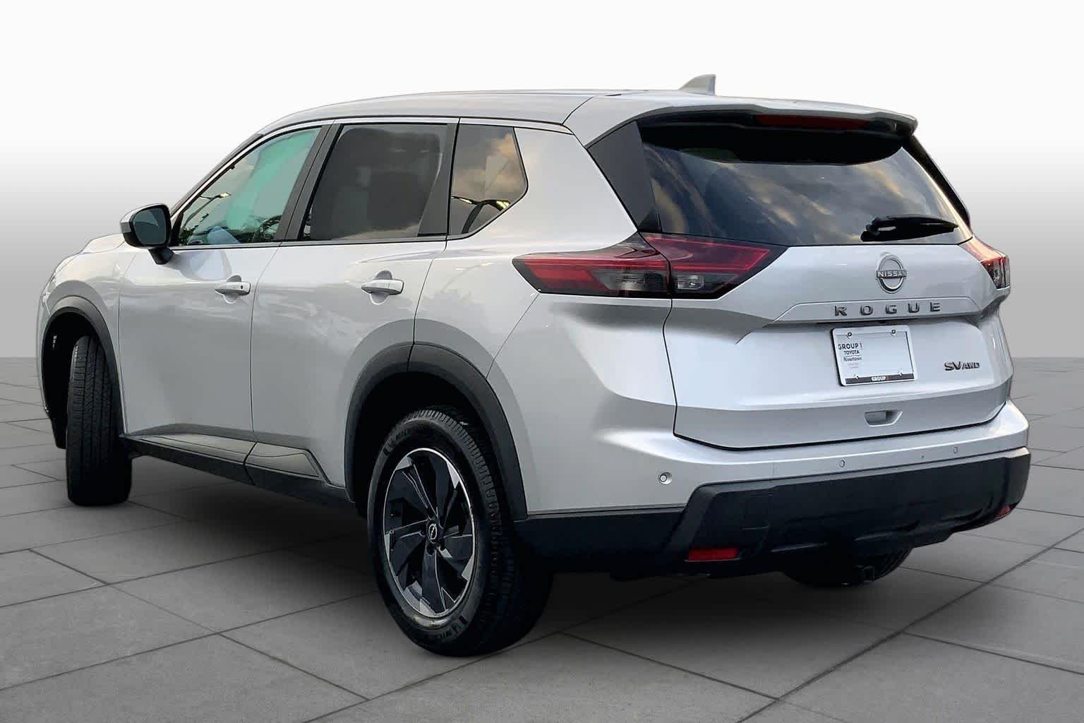 Used 2024 Brilliant Silver Metallic Nissan SV image 11