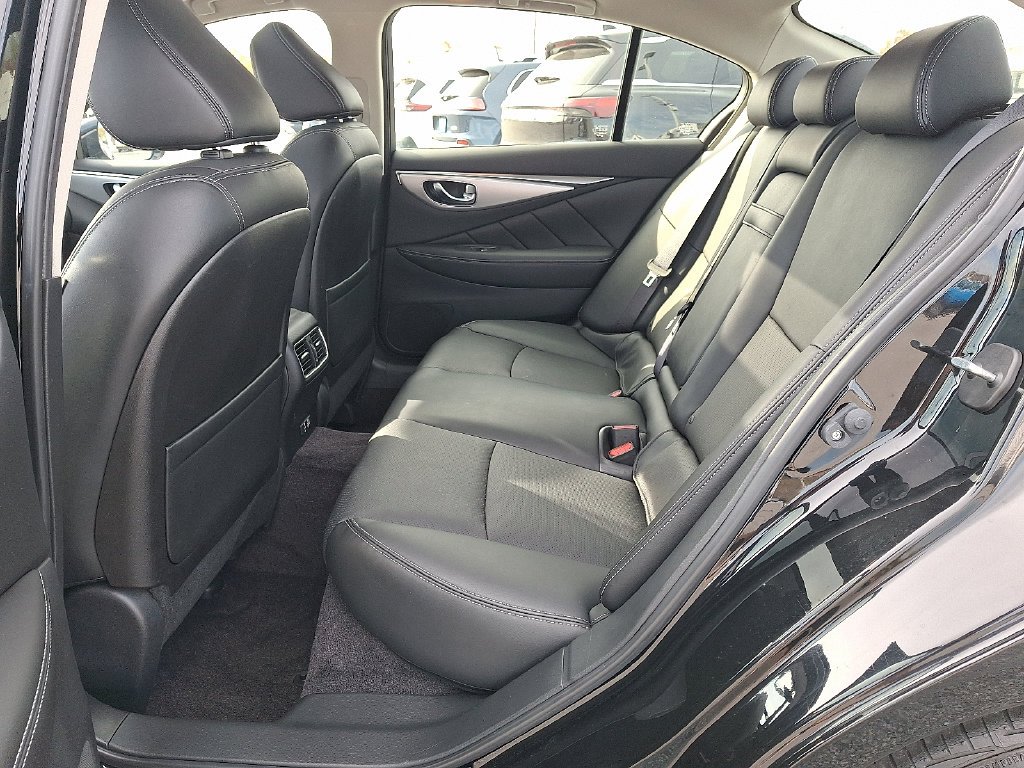 Used 2023 Black INFINITI LUXE image 11