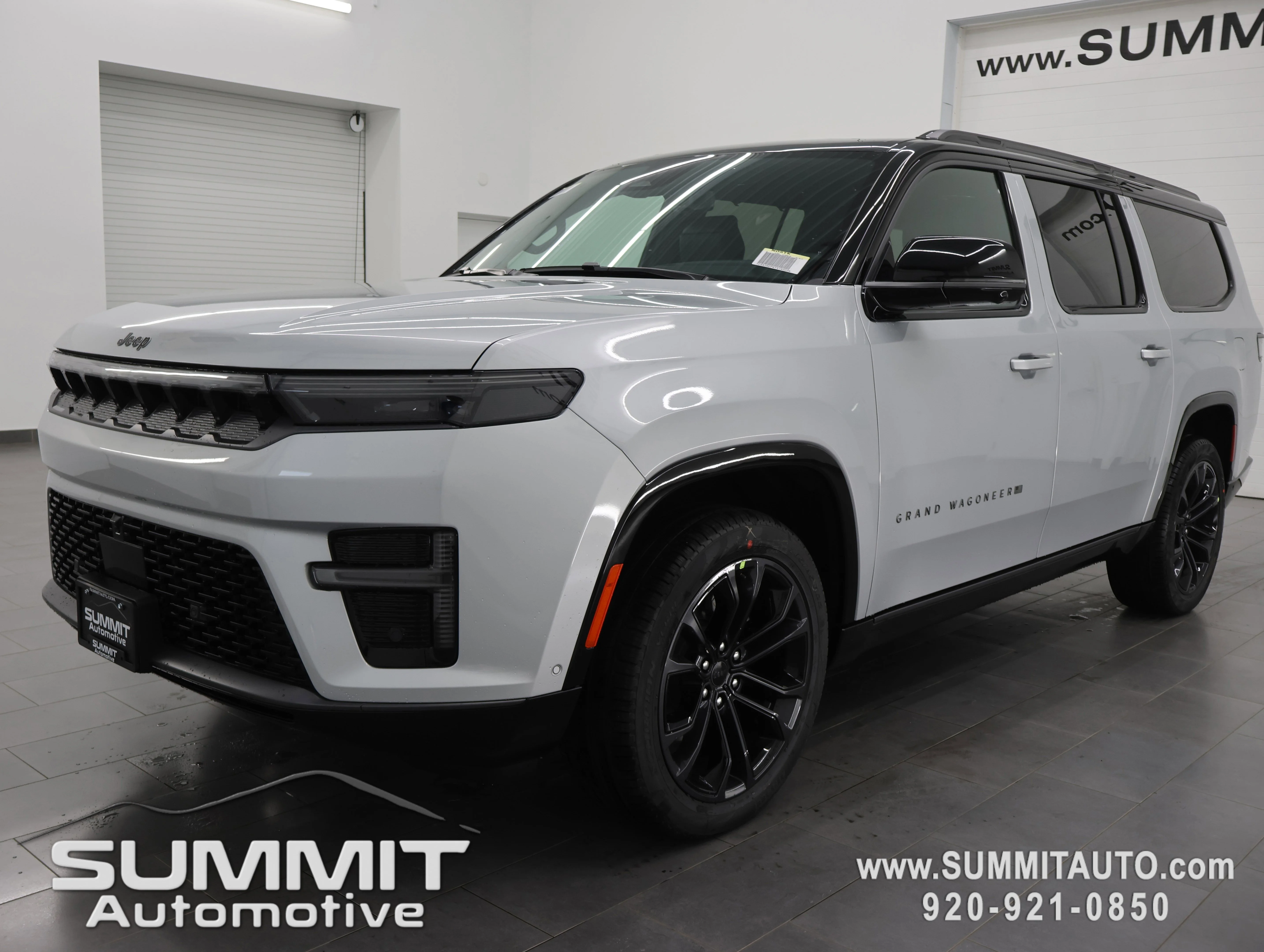 New 2026 Silver-Zynith Exterior Paint Jeep Summit Obsidian image 6