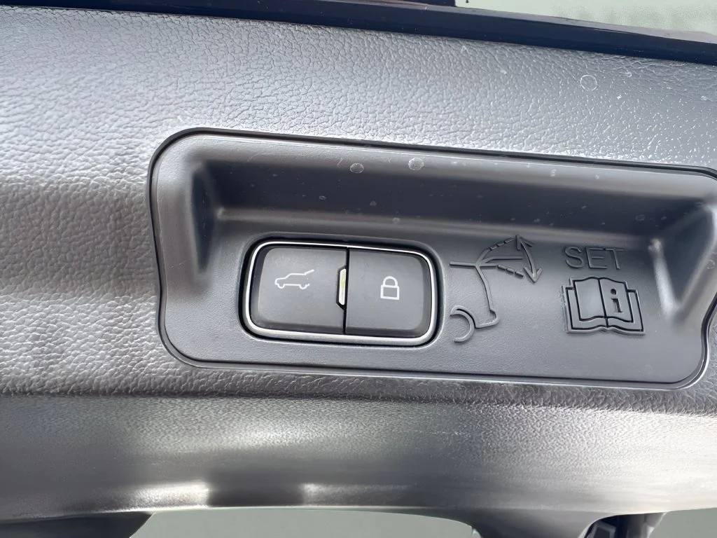 Used 2023 Black Ford XLT image 30