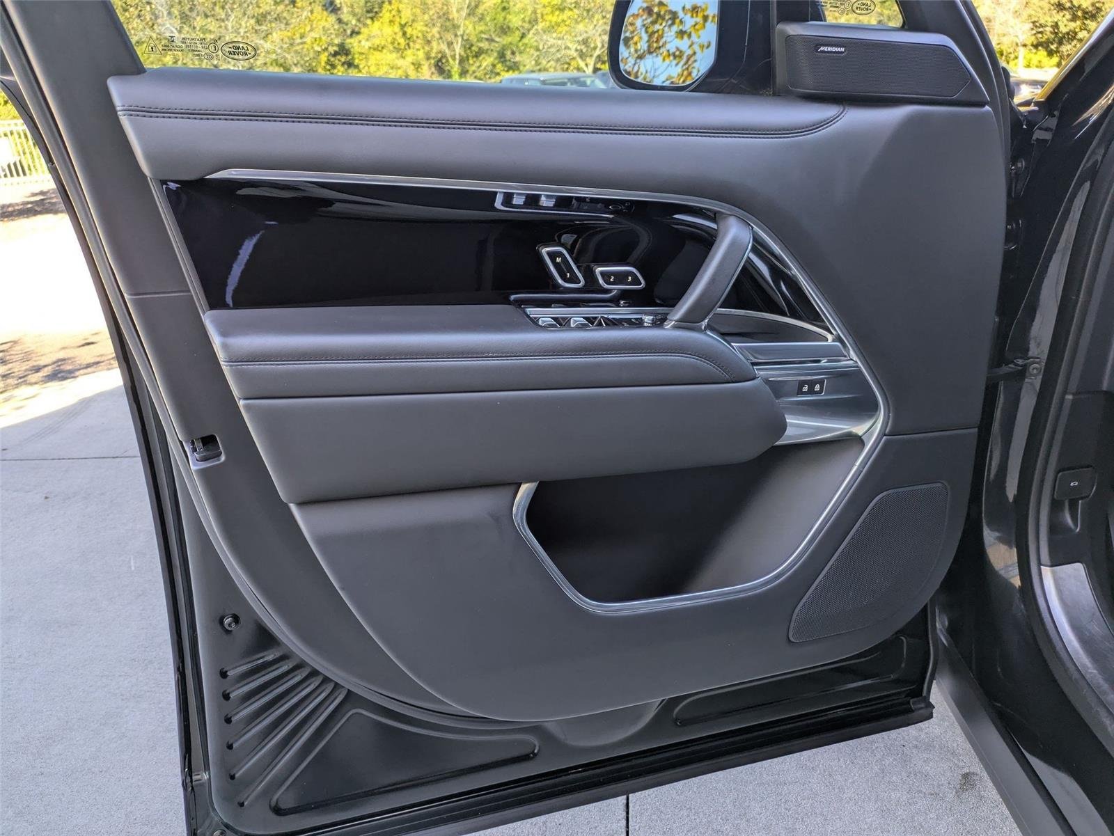 2023 Land Rover Range Rover SE - Photo 11