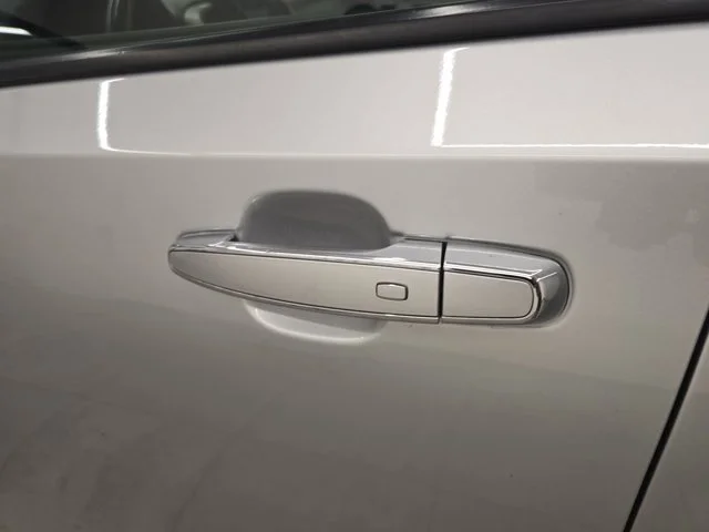Used 2022 Quicksilver Metallic GMC Denali image 20