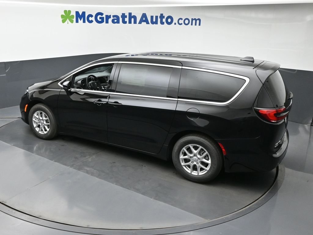 2026 Chrysler Pacifica Select - Photo 25
