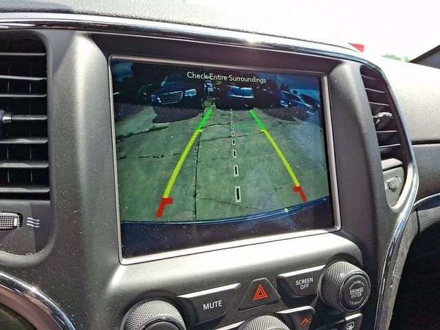 Used 2018 Gray Jeep Limited image 24