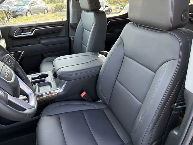 New 2026 Onyx Black GMC Elevation image 19
