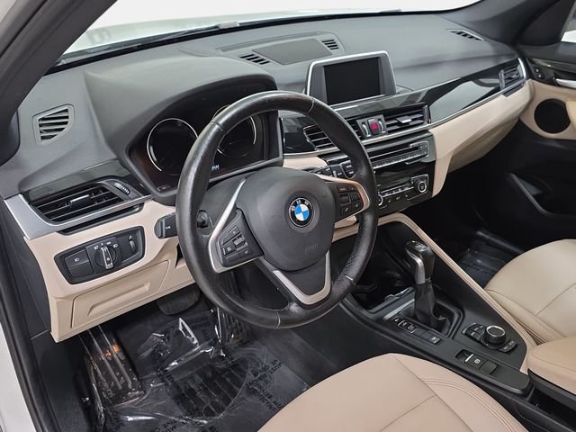 Used 2018 White BMW xDrive28i image 16