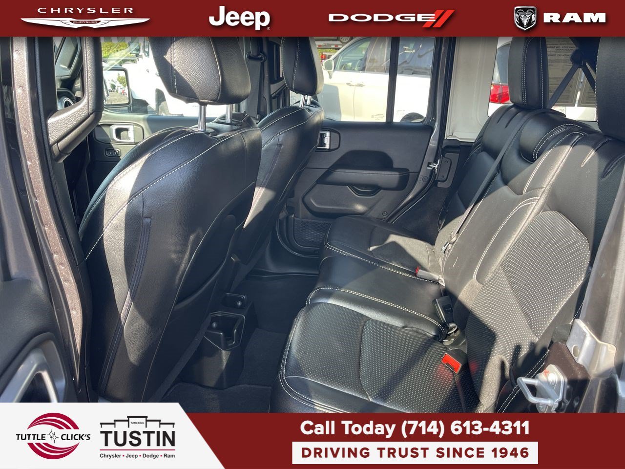 Used 2020 Granite Crystal Metallic Clearcoat Jeep Sahara image 22
