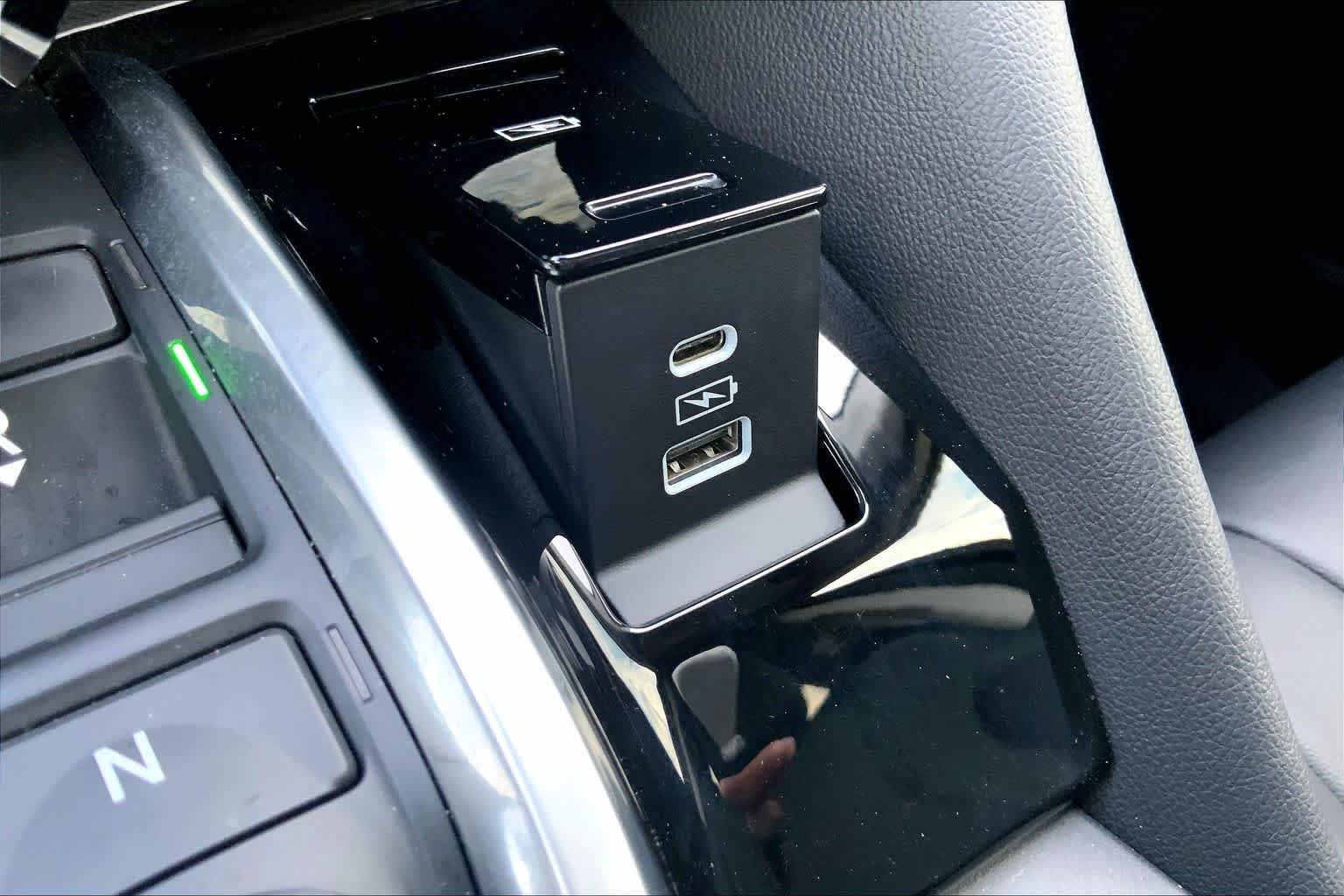 Used 2022 Liquid Carbon Metallic Acura  image 34