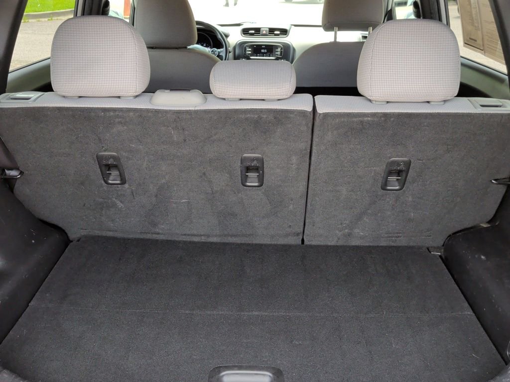 Used 2017 Silver Kia Base image 25
