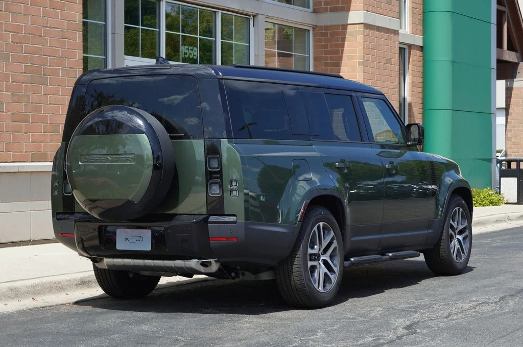 New 2026 Woolstone Green Land Rover S image 6