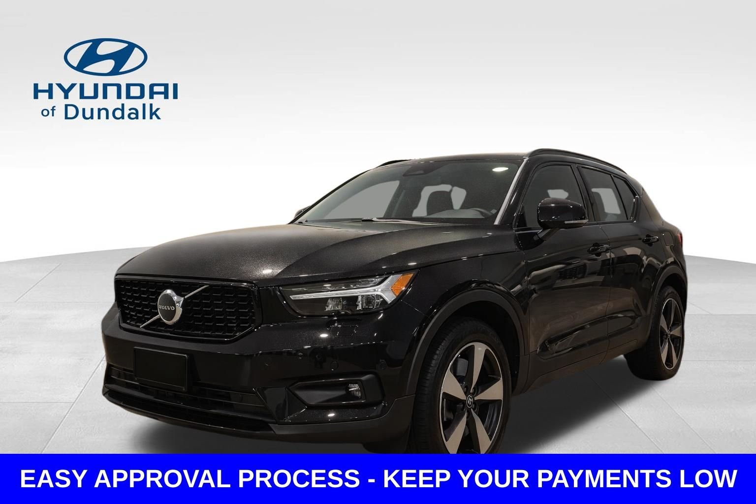2023 Volvo XC40 B5 Ultimate Dark AWD's photo
