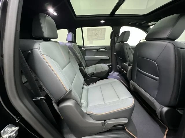 2027 GMC Acadia AT4 - Photo 29
