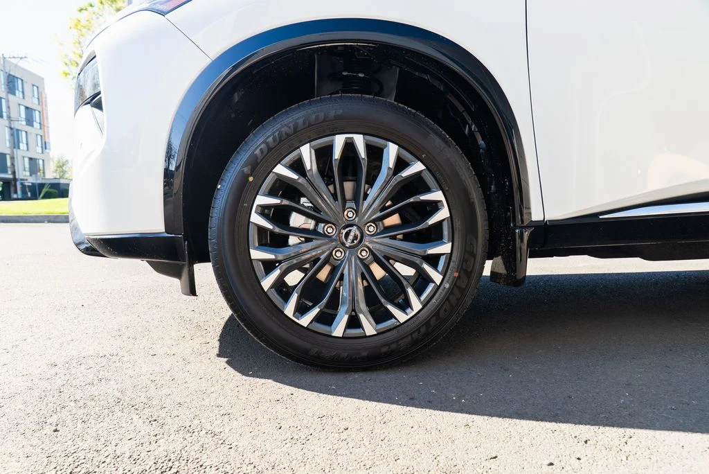 New 2026 Everest White Pearl TriCoat Nissan Platinum image 7