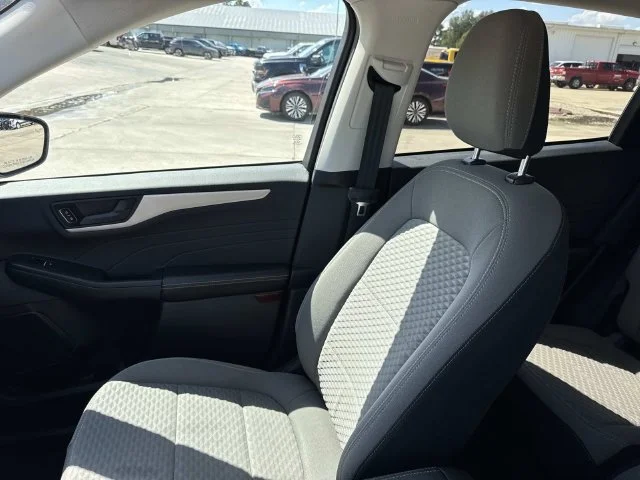 Used 2022 Black Ford SE image 37