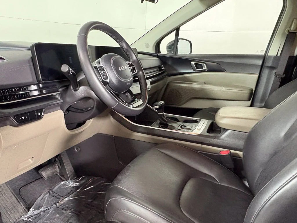 Used 2025 Gray Kia LXS image 20