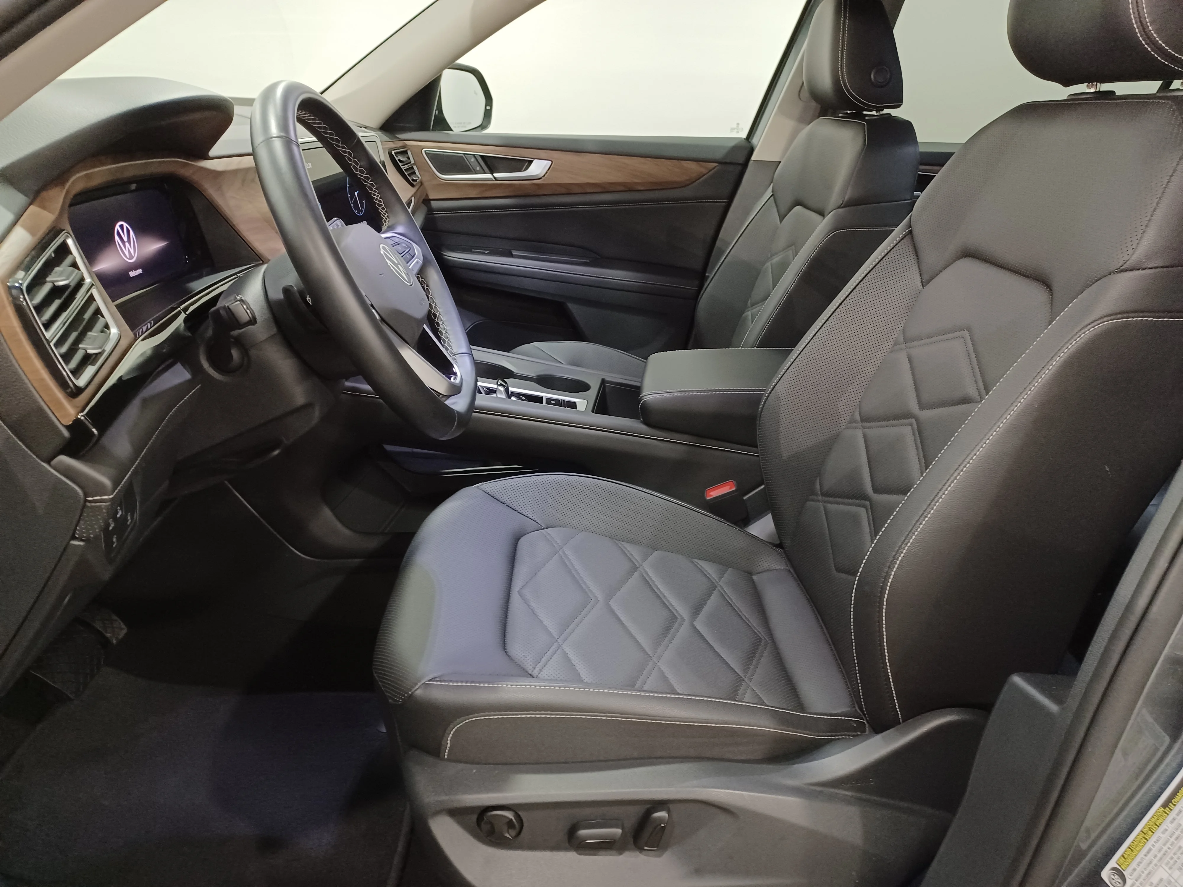 Certified Used 2025 Platinum Gray Metallic Volkswagen Comfortline 4Motion*7 Pass | AWD | Adaptive Cruise | Remote Start | Cooled Leather | Htd Wheel image 10