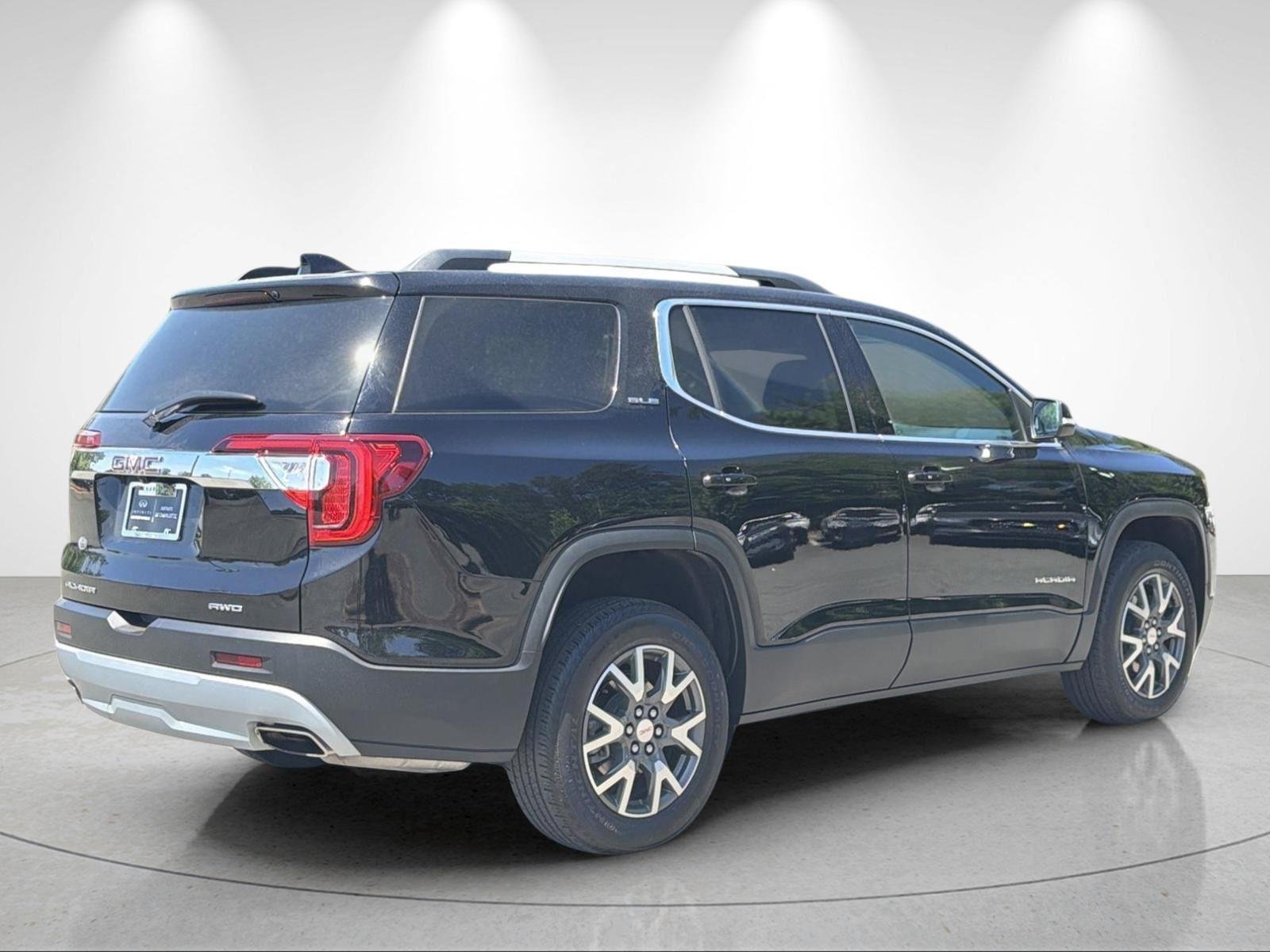 Used 2023 Ebony Twilight Metallic GMC SLE image 5