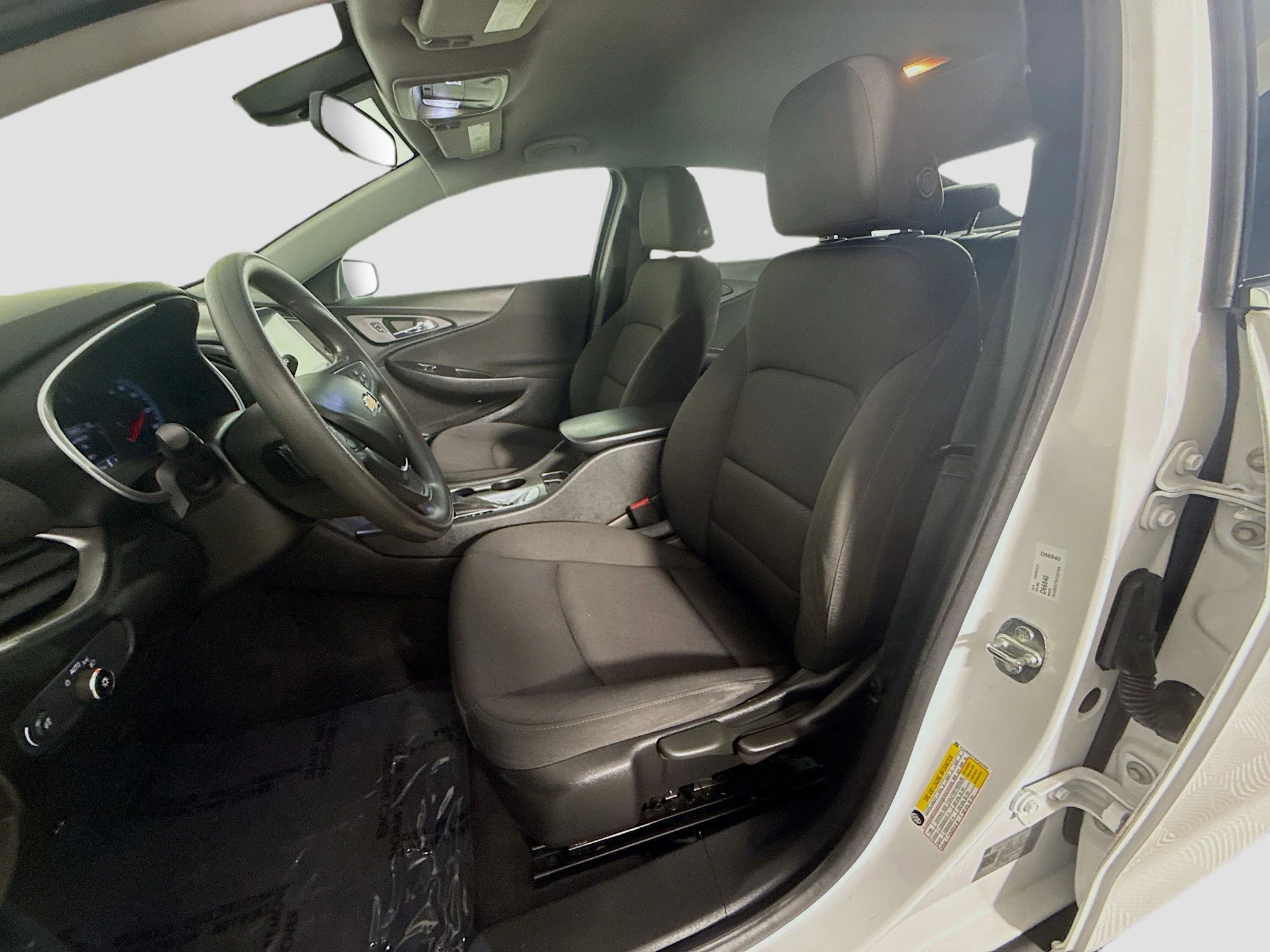 Used 2019 Summit White Chevrolet LS image 18
