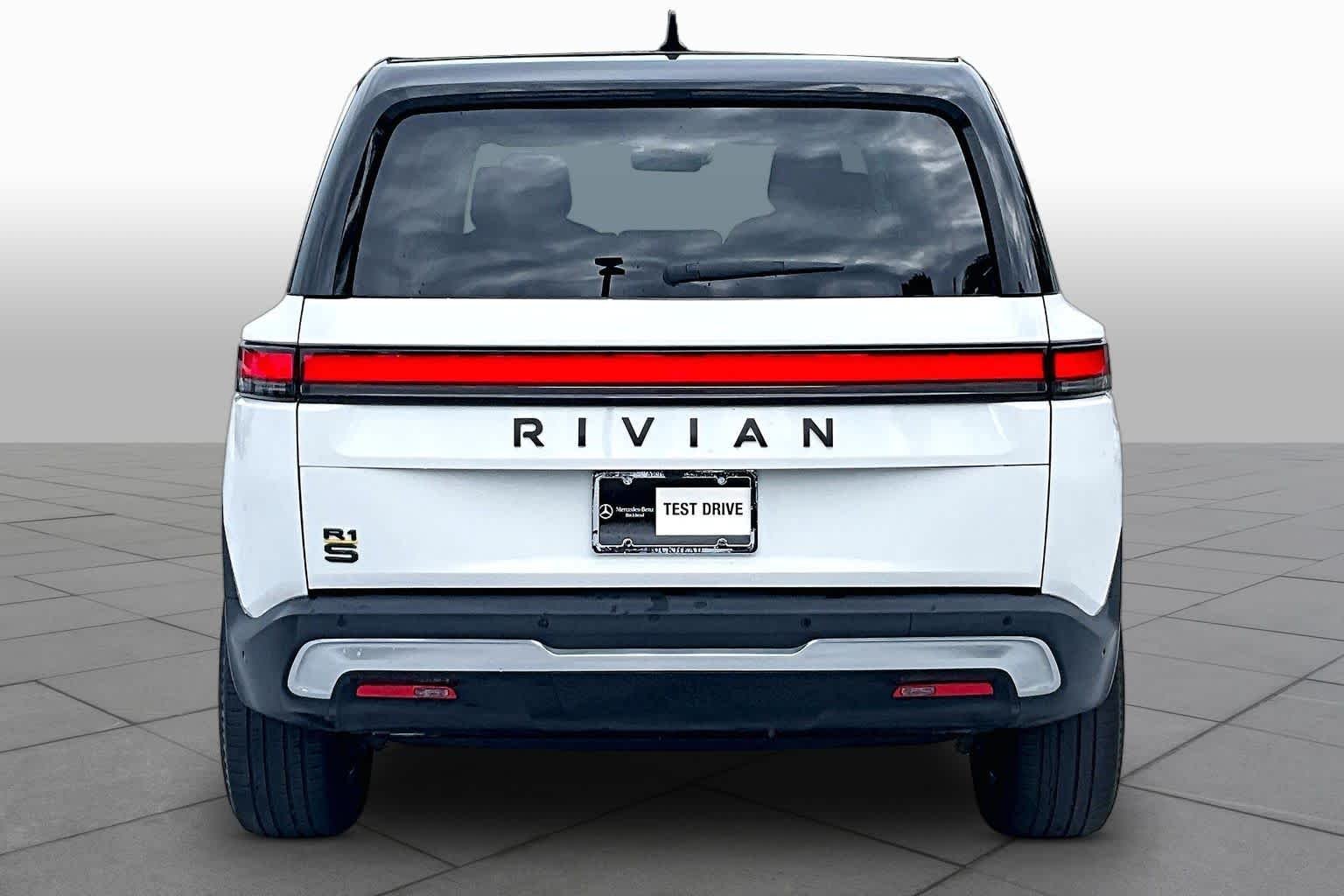 Used 2023 Glacier White Rivian Launch Edition image 4